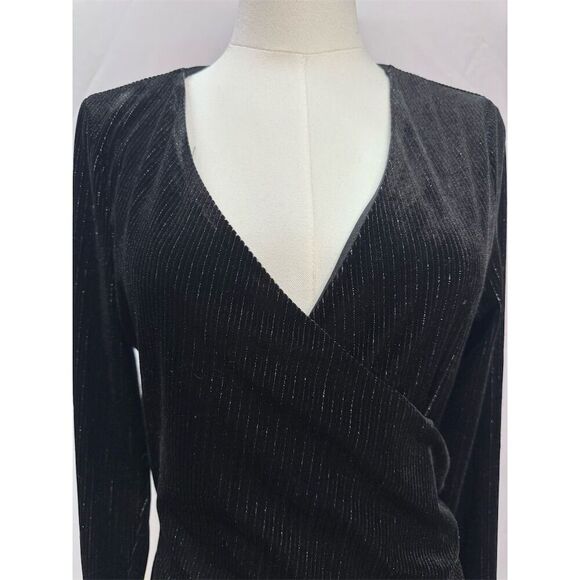 EUC BCBGeneration Women's Black Velvet V-Neck Long-Sleeve Mini Dress 10 - Picture 4 of 6